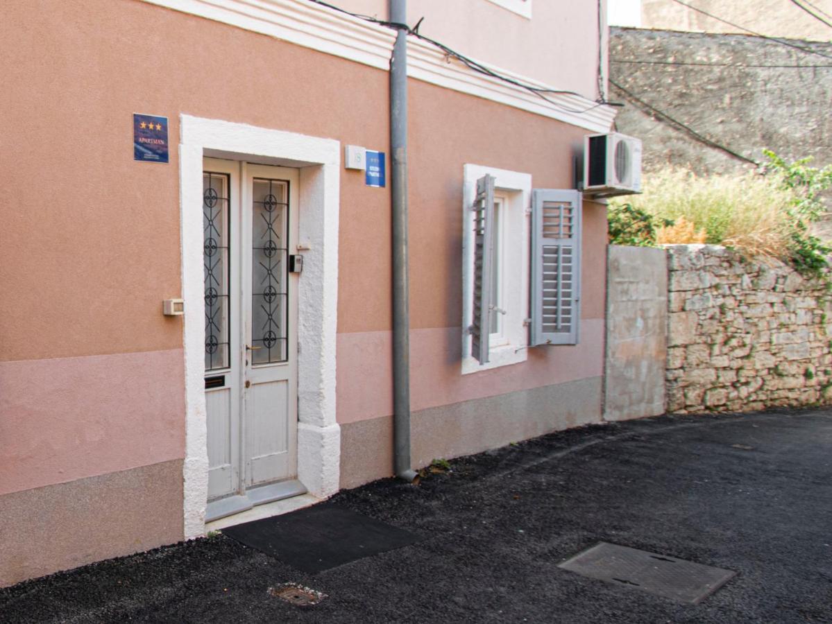 Nina Colosseum Pula Exterior foto